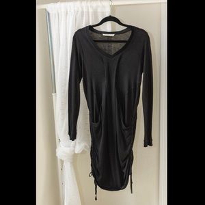 🕶Long sleeved, v-neck dress, with Pockets!